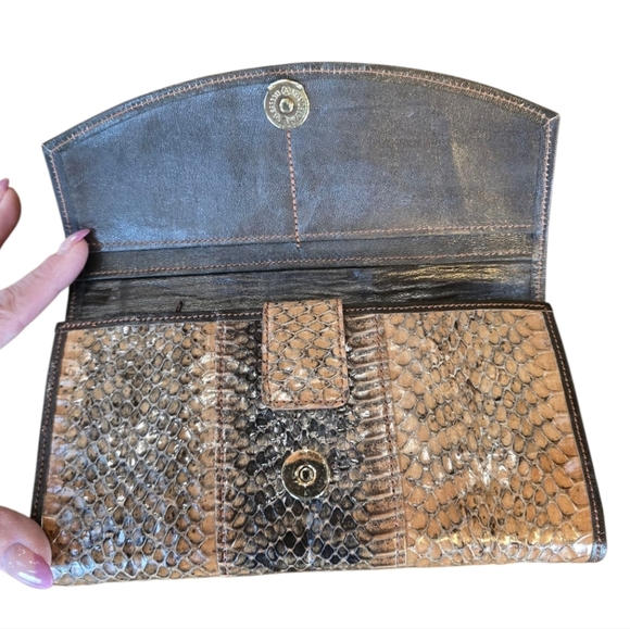 Python Wallet Handcrafted Flap Snap Closure Travel Organizer - Picture 3 of 8